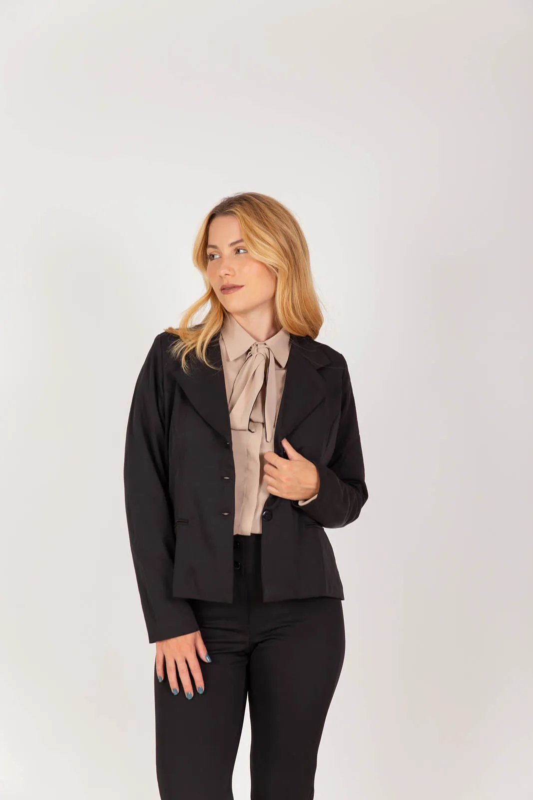 Blazer executivo produzido pela fábrica de uniformes em Brasília da Industriall