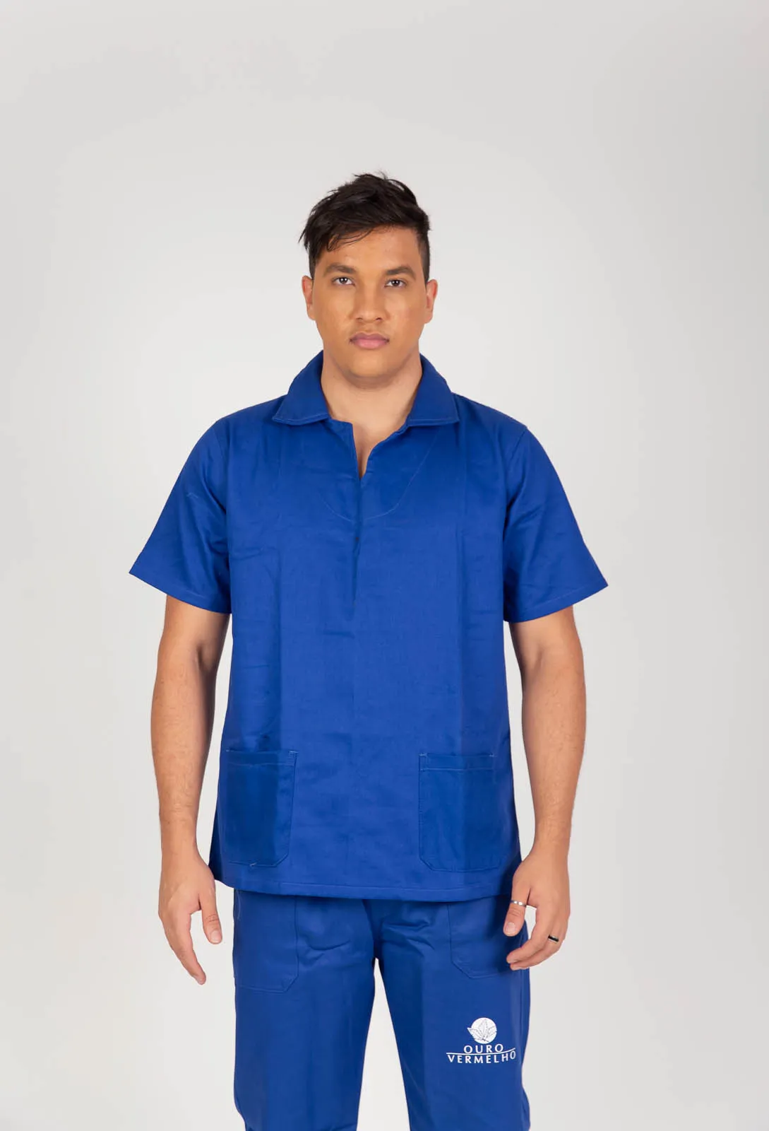 Conjunto Operacional (Jaleco Manga Curta e Calça) da Industriall, em Brim resistente