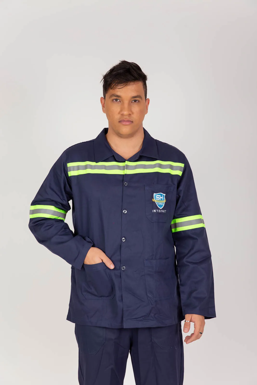 Jaleco Operacional com Faixa Refletiva entre os uniformes em Sobradinho produzidos pela Industriall